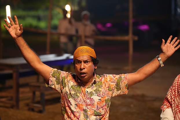 ৮ নম্বর বিয়ে করার পরই আব্বাসের জীবনে নেমে আসে দুর্যোগের ঘনঘটা