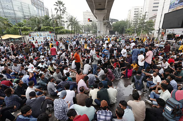 সাত ঘণ্টা পর শাহবাগ ছাড়লেন ছাত্রদলের নেতা–কর্মীরা