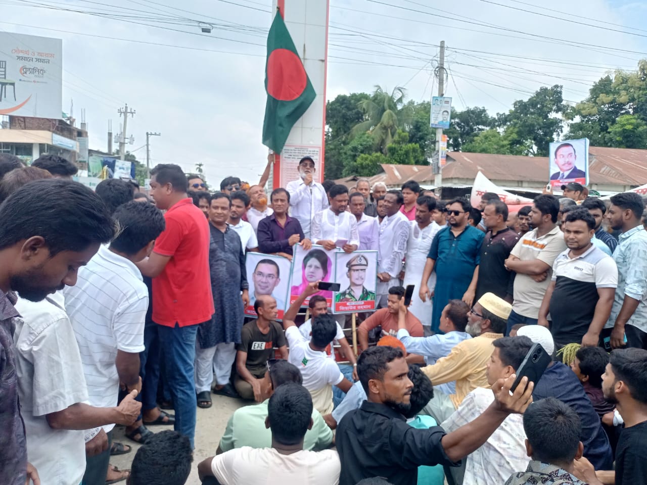 ভূরুঙ্গামারীতে শহীদদের স্মরণে বিএনপির দোয়া, বিজয় মিছিল ও সমাবেশ অনুষ্ঠিত