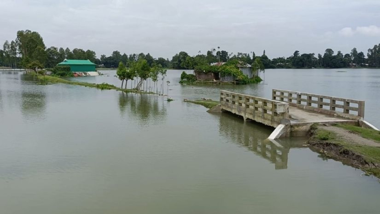 কুড়িগ্রামে নদীর পানি বিপদসীমার ৬ সেন্টিমিটার ওপরে, আতঙ্কিত নিম্নাঞ্চলের মানুষ
