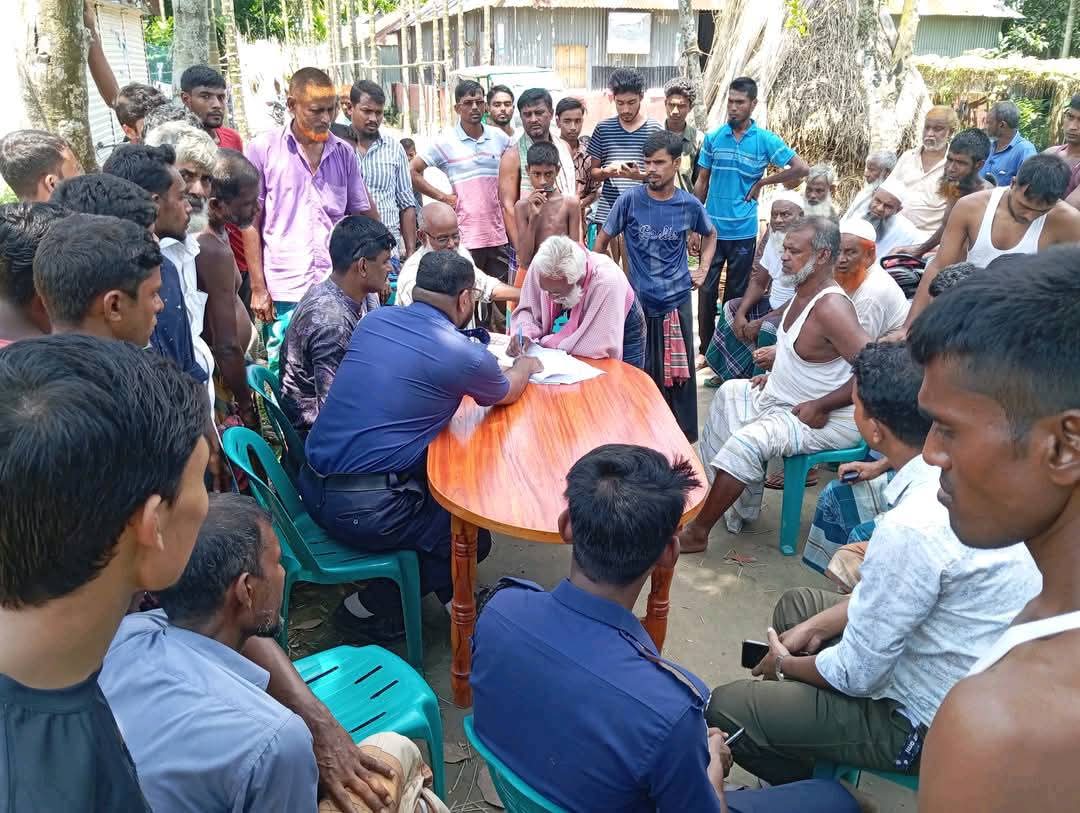 ভূরুঙ্গামারীতে অটো রিকশা দেখতে গিয়ে বি*দ্যু*ৎস্পৃ*ষ্টে গৃহবধূর মৃ*ত্যু
