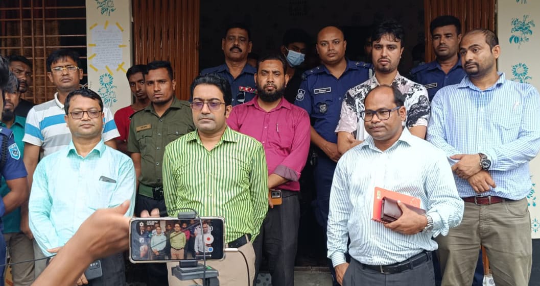 ভূরুঙ্গামারীতে মোবাইল কোর্ট পরিচালনায় লাইসেন্স না থাকায় ক্লিনিক সিলগালা ও জরিমানা