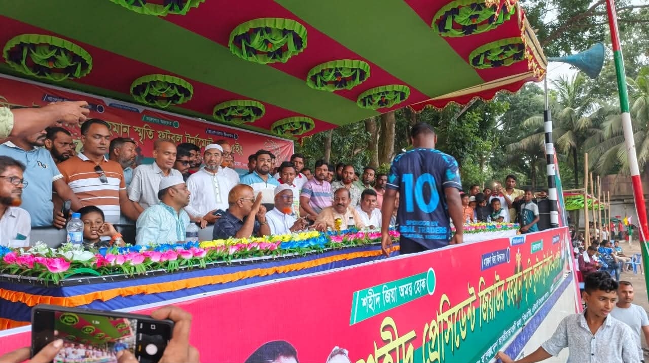 রৌমারীতে শহীদ প্রেসিডেন্ট জিয়াউর রহমান স্মৃতি ফুটবল টুর্নামেন্টের শুভ উদ্বোধন