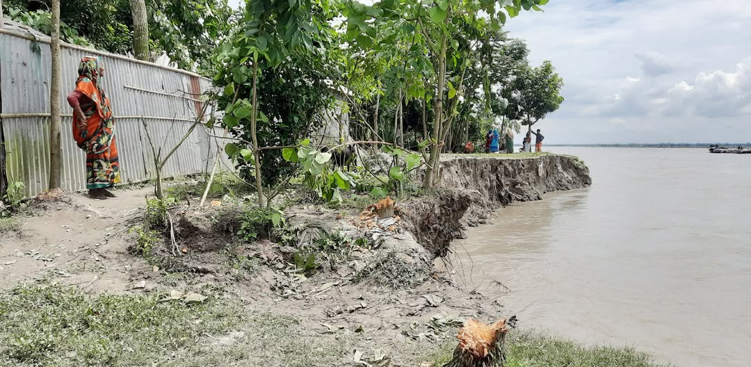 তিস্তা নদী কেড়ে নিচ্ছে থাকার শেষ সম্বলটুকু