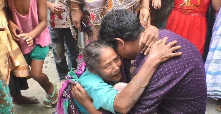 হারিয়ে যাওয়ার ২৮ বছর পর সন্তানকে ফিরে পেল উলিপুরের এক পরিবার