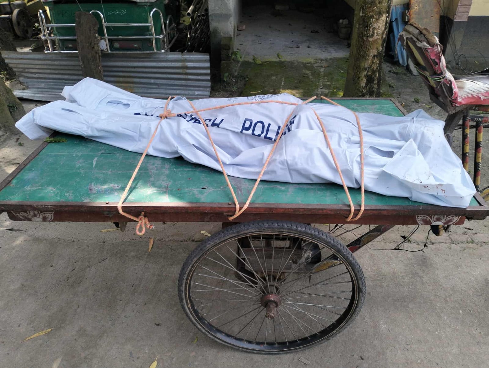 উলিপুরে সাবেক মহিলা ইউপি সদস্যের গ-লা-কা-টা লা*শ উদ্ধার