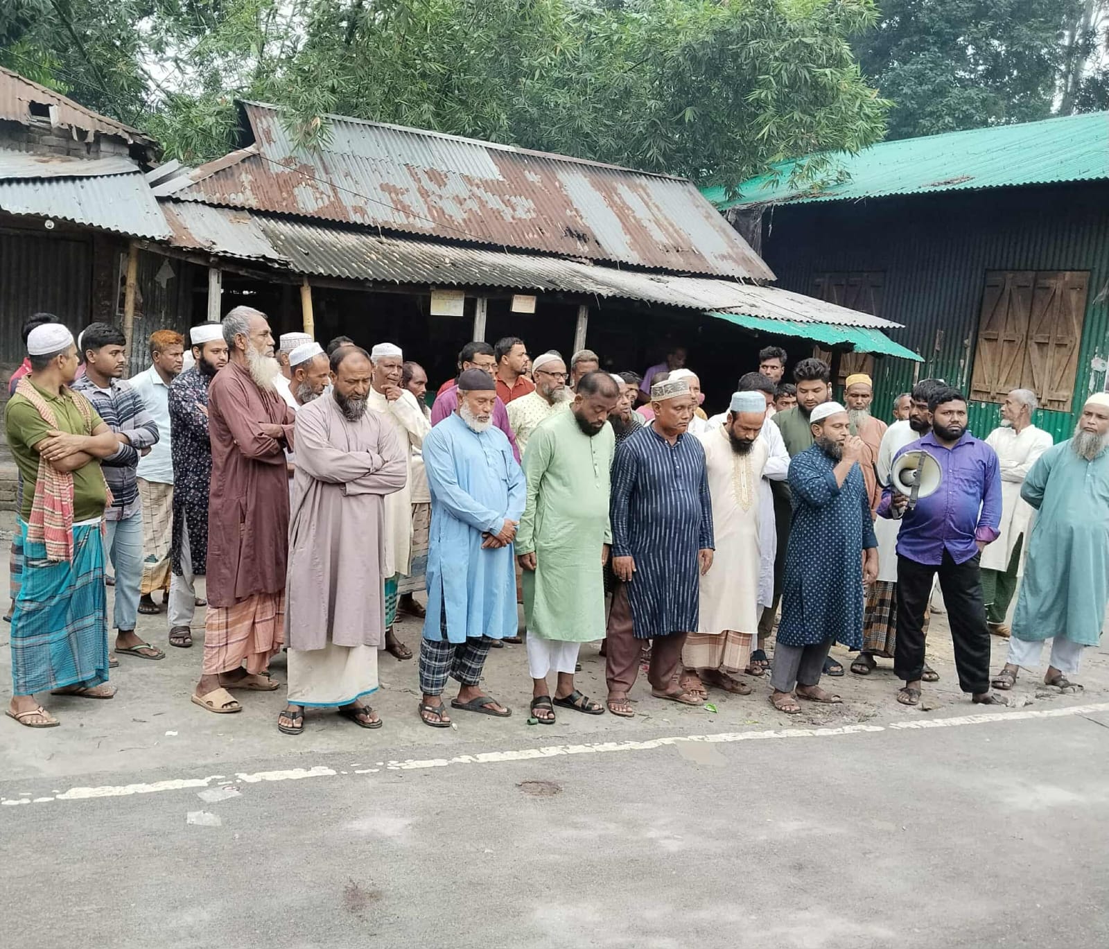 রাজারহাটে জামায়াতের আমিরের ব্যঙ্গ কার্টুন ফেসবুকে প্রচারে প্রতিবাদ সভা অনুষ্ঠিত