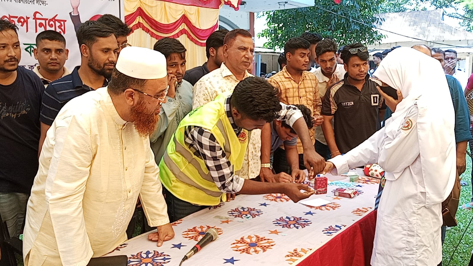 সরকারী মীর ইসমাঈল হোসেন কলেজ ছাত্রদলের উদ্যোগে বিনামূল্যে দিনব্যাপি রক্তের গ্রুপ নির্ণয় কর্মসূচি