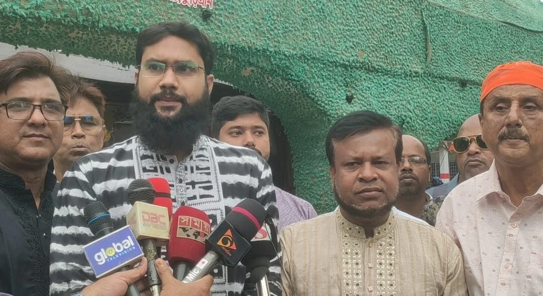 আমরা এমন রাষ্ট্র দেখতে চাইনা, যেখানে দলের কাছে নিরাপত্তা নিতে হয় : ড. আতিক মুজাহিদ