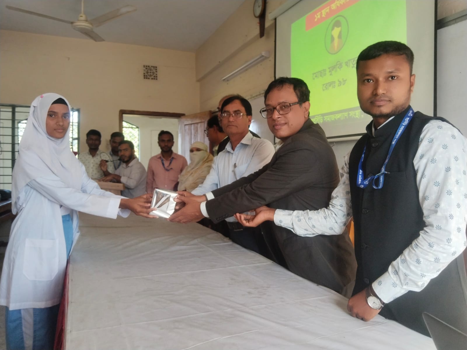 ফুলবাড়ীতে তারুণ্যে উৎসব উপলক্ষে কুইজ প্রতিযোগিতা