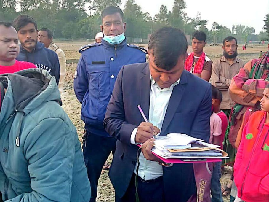 উলিপুরে অবৈধ মাটি কাটায় ভ্রাম্যমাণ আদালতের অভিযান২ জনকে জরিমানা ৬০ হাজার