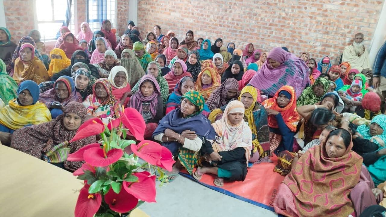 রাজারহাটে ব্র্যাকের উদ্যোগে অসহায় ও শীতার্তদের মাঝে শীতবস্ত্র বিতরণ