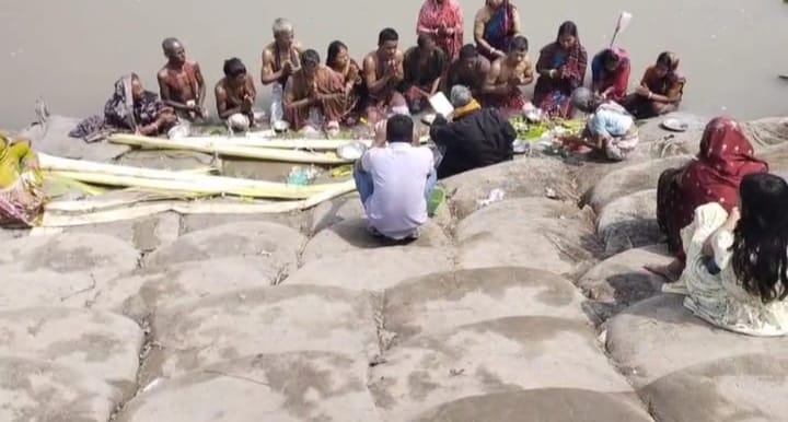 কচাকাটার কৃষ্ণপুর-কালাডাঙ্গায় ব্রহ্মপুত্রে মহা অষ্টমী স্নান অনুষ্ঠিত