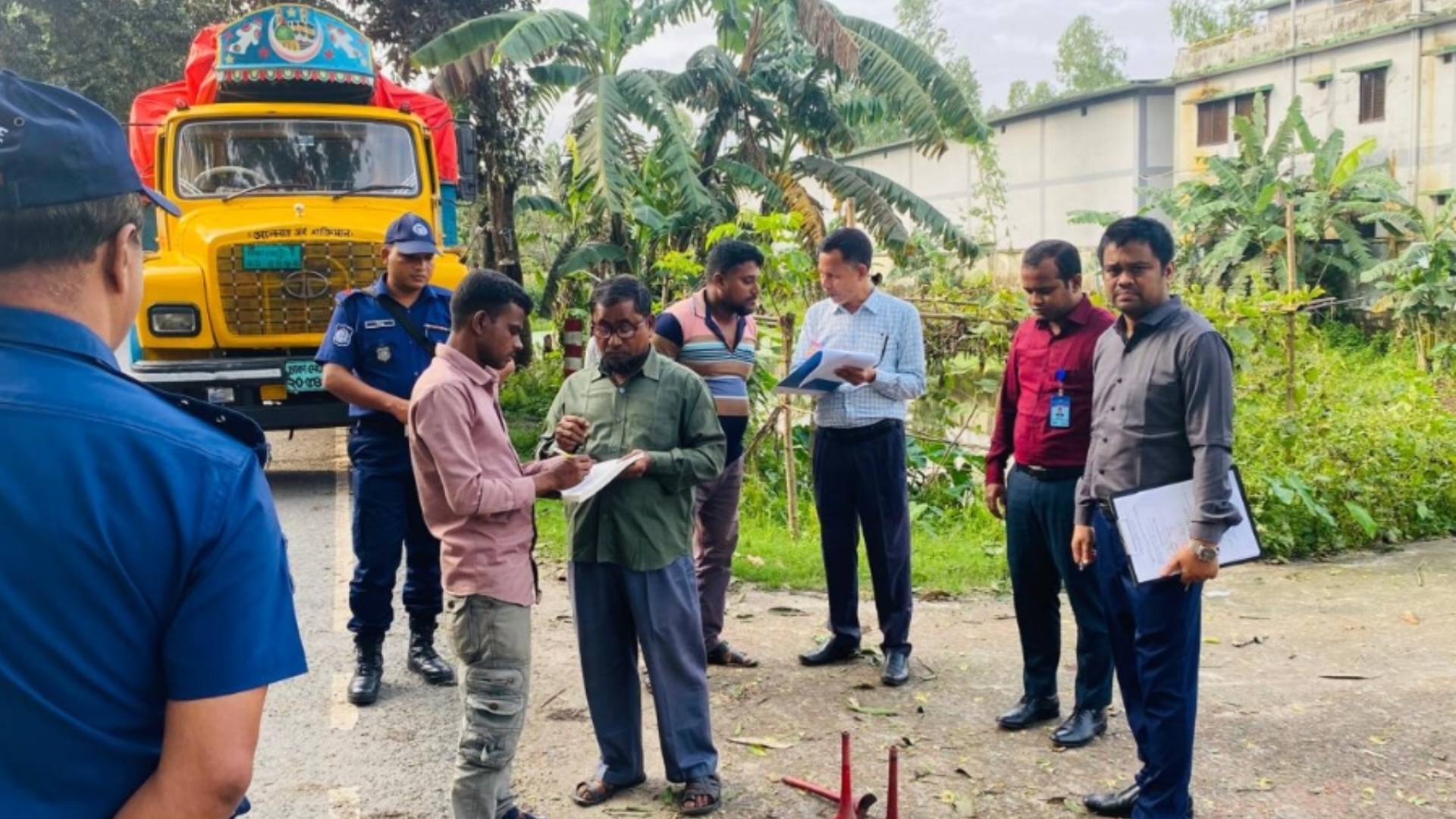 কুড়িগ্রামে শব্দ সচেতনতা দিবসে হাইড্রোলিক হর্নবিরোধী অভিযান, জরিমানা ও জব্দ
