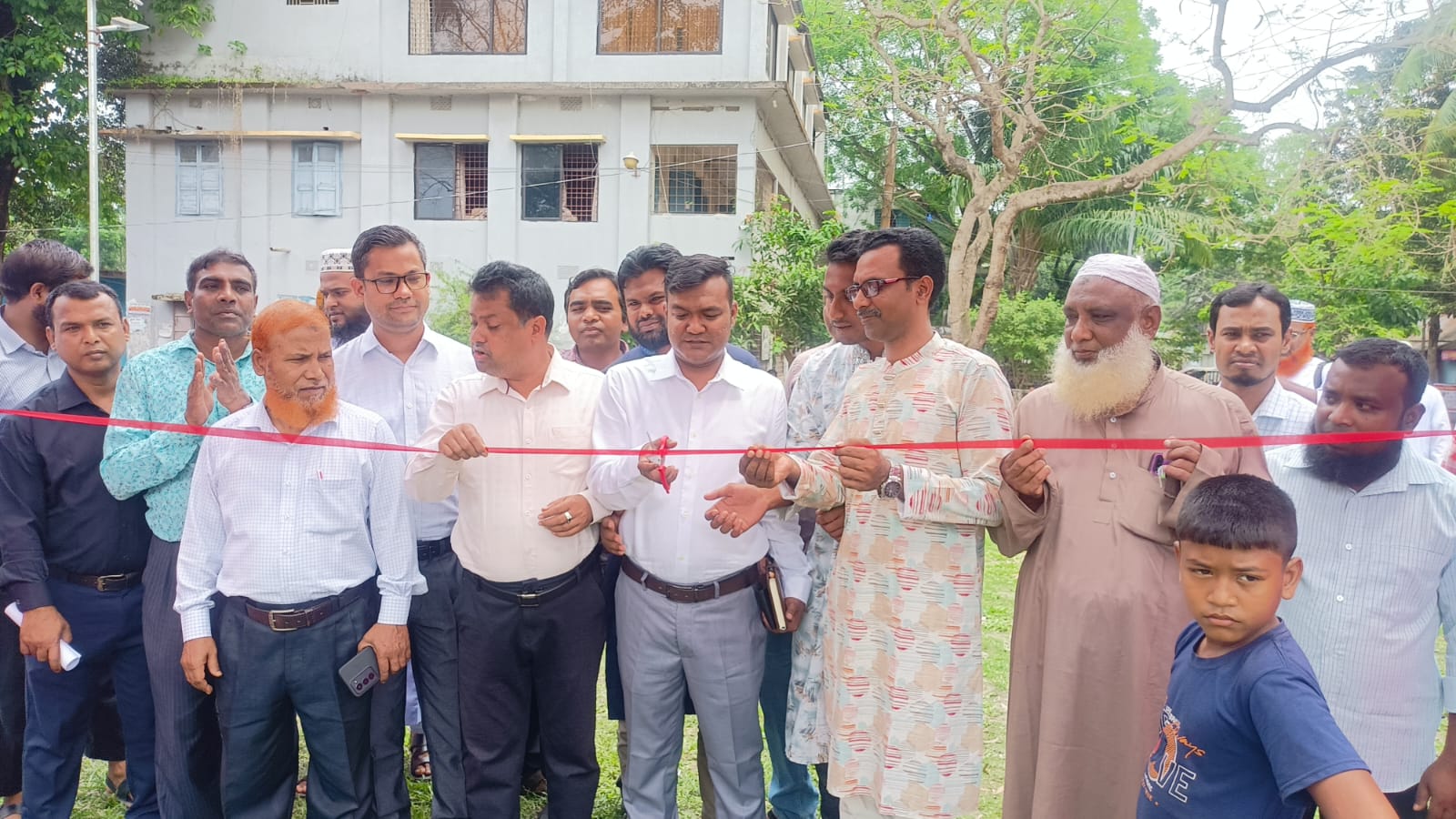 কুড়িগ্রাম উলিপুরে বিজ্ঞানচর্চায় নতুন দিগন্ত: জাতীয় বিজ্ঞান ও প্রযুক্তি সপ্তাহে শিক্ষার্থীদের উদ্ভাবনী উচ্ছ্বাস