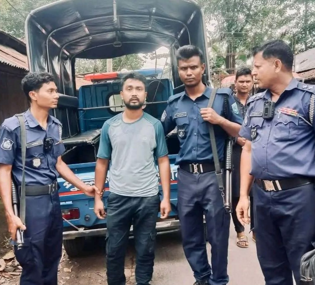 নাগেশ্বরীতে বলদীটারি অপরাধ নির্মূল কমিটির অভিযানে মাদকসহ ১ জন আটক