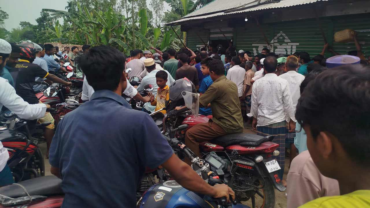 কুড়িগ্রামে ২২০ লিটার পেট্রোল জব্দ, সরকারি দামে বিক্রি