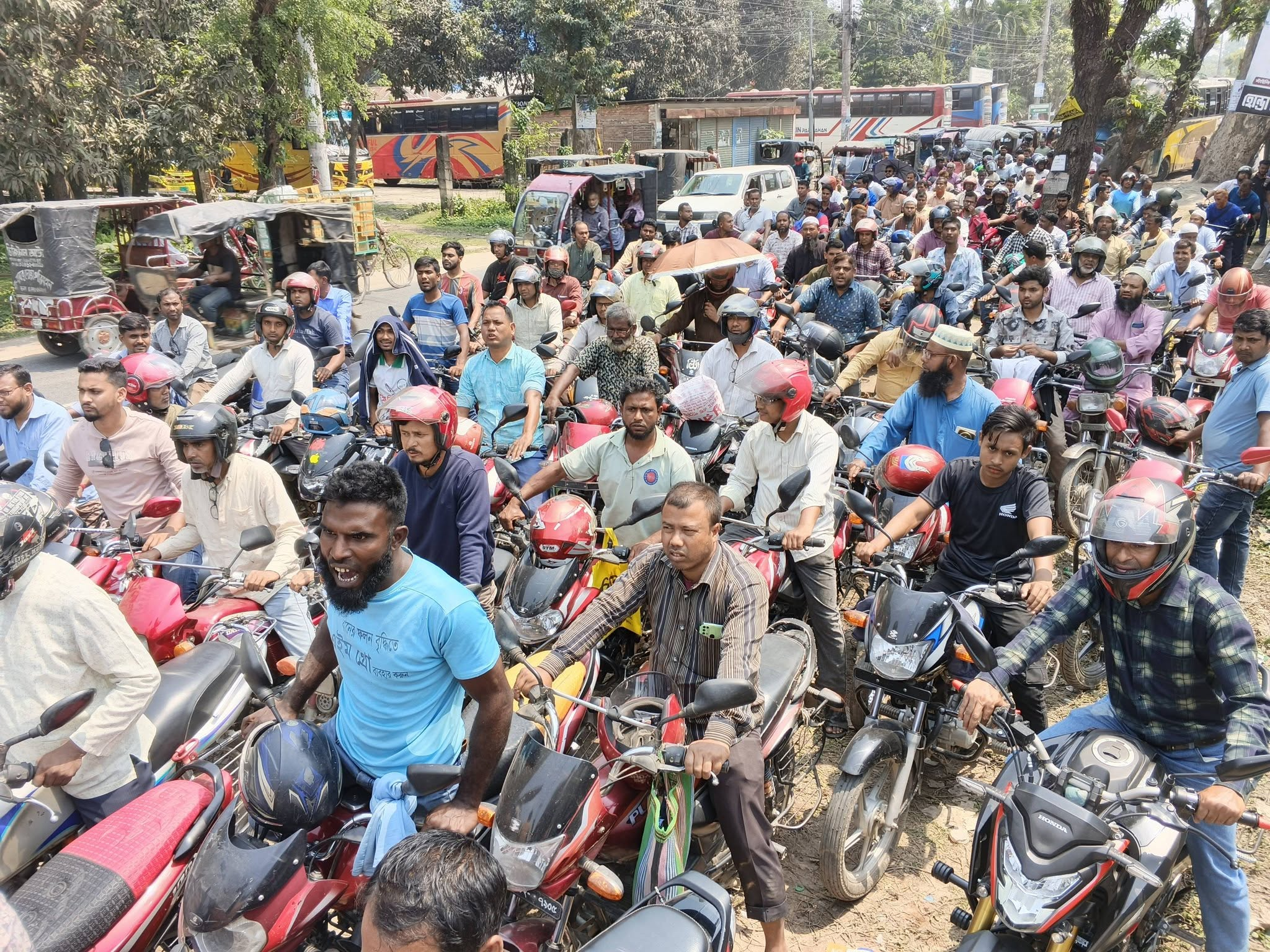 কুড়িগ্রামে চালু হচ্ছে ফুয়েল কার্ড, লাগবে রেজিস্ট্রেশন-ড্রাইভিং লাইসেন্স