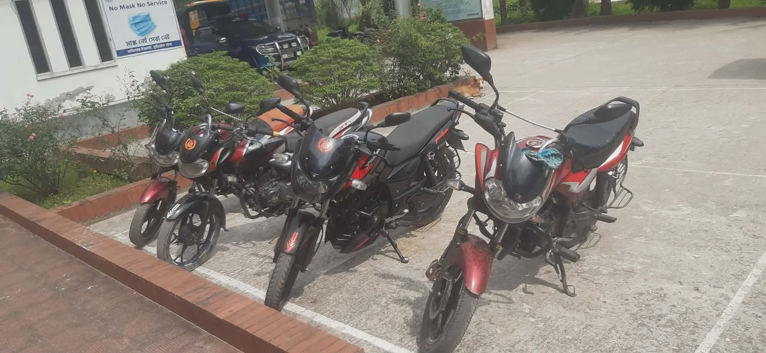 কুড়িগ্রামে ৭টি চোরাই মোটরসাইকেল উদ্ধার, গ্রেফতার ১