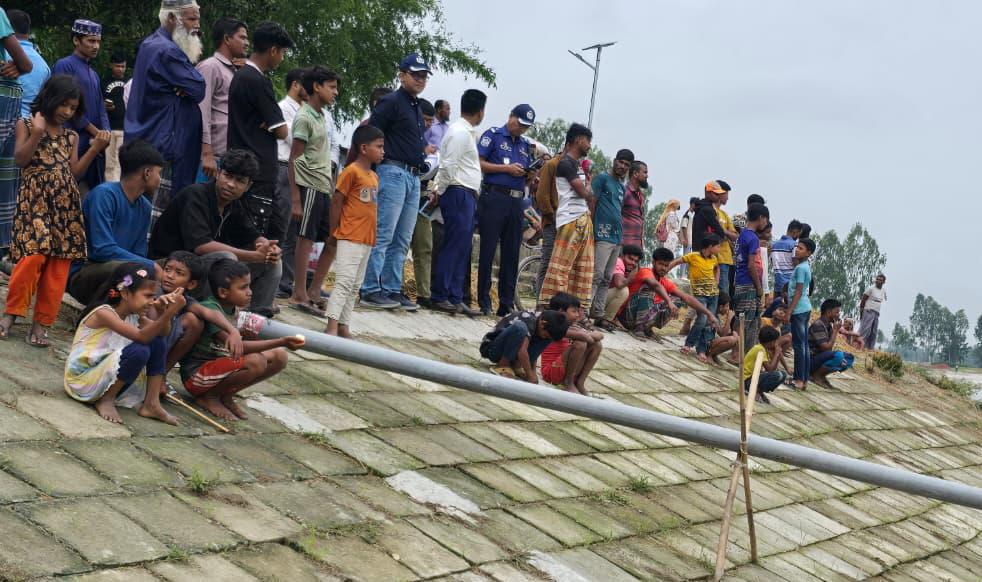 দুধকুমার নদে অবৈধ বালু উত্তোলনের বিরুদ্ধে অভিযান, ৪ ড্রেজার উচ্ছেদ