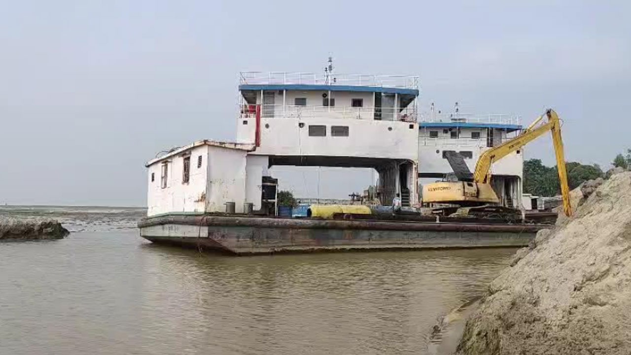 সাড়ে ৪ মাস পর পুনরায় চালু হচ্ছে রৌমারী–চিলমারী ফেরি চলাচল