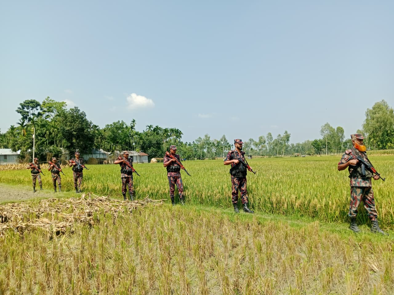কুড়িগ্রাম সীমান্তে অবৈধ অনুপ্রবেশ ঠেকাতে বিজিবির সর্বোচ্চ সতর্কতা