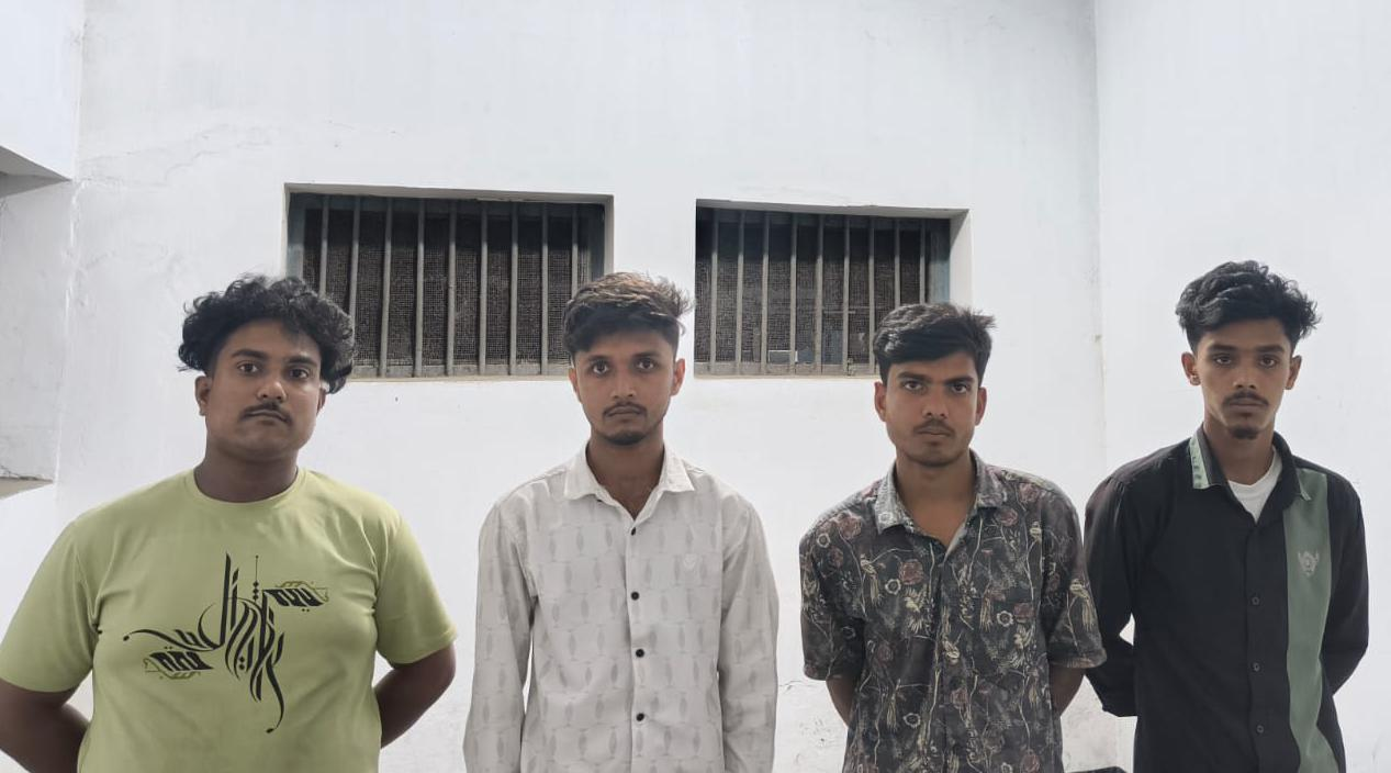 সার্কেল এএসপির অভিযানে ভূরুঙ্গামারীতে ১১৯ পিস ইয়াবাসহ ৪ জন গ্রেফতার