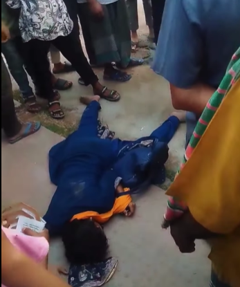 নাগেশ্বরী বাসস্ট্যান্ডে যুবতীকে মারধরের অভিযোগ