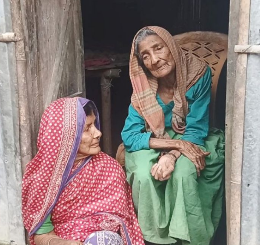 আগে মা ভিক্ষা করে খাওয়াইছে, এখন আমি ভিক্ষা করে খাওয়াচ্ছি