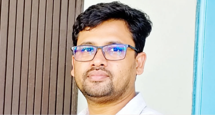এক স্বামীকে নিয়ে দুই স্ত্রীর প্রকাশ্যে মারামারি
